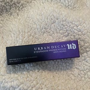 Urban Decay Eyeshadow Primer Potion in Anti-Aging